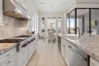 Photo #4: 6380691 Listing