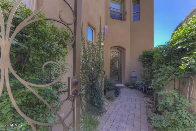 MLS: 6380772 Condo For Sale