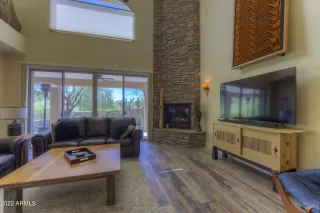 Photo #6: 6380772 Listing