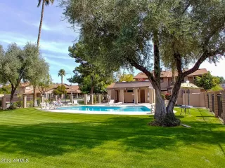 Photo #4: 6380785 Listing