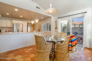 Photo #5: 6380839 Listing