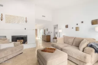 Photo #5: 6381399 Listing 