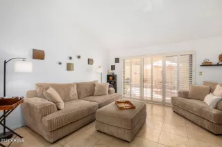 Photo #6: 6381399 Listing 