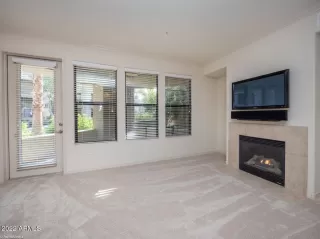 Photo #5: 6381429 Listing