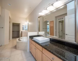 Photo #6: 6381429 Listing