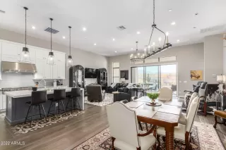 Photo #5: 6381551 Listing