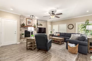 Photo #4: 6381758 Listing