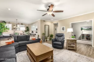 Photo #6: 6381758 Listing