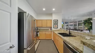 Photo #5: 6382020 Listing