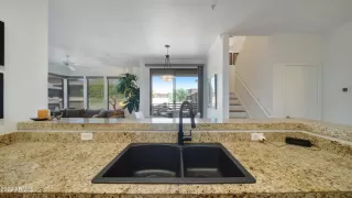 Photo #6: 6382020 Listing