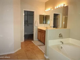 Photo #3: 6382102 Listing