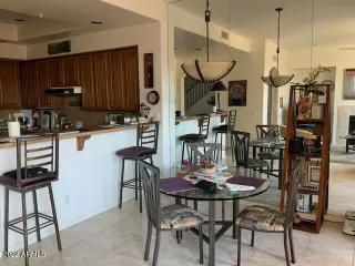 Photo #6: 6382400 Listing