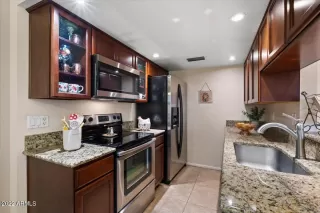 Photo #6: 6382490 Listing