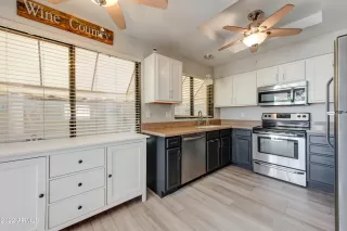 Photo #4: 6382552 Listing