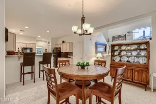 Photo #5: 6382698 Listing