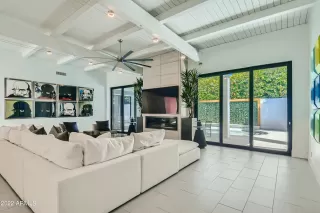 Photo #4: 6382703 Listing