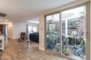 Photo #5: 6382852 Listing