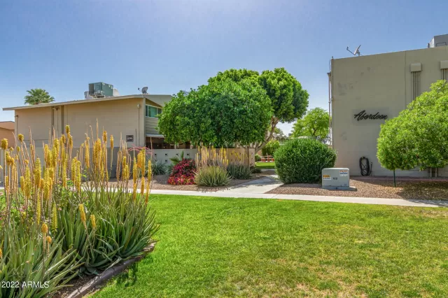 MLS: 6382952 Condo For Sale