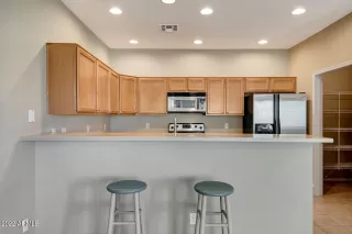 Photo #6: 6383129 Listing