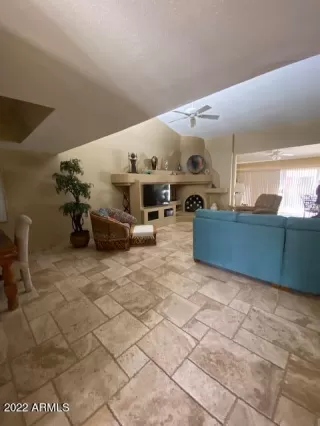 Photo #5: 6383445 Listing