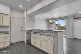 Photo #2: 6383792 Listing