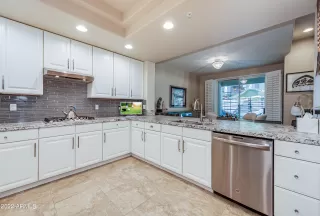 Photo #5: 6383895 Listing