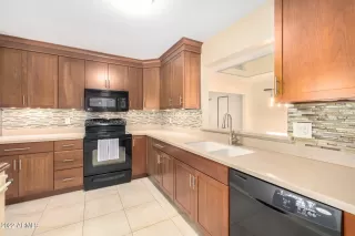 Photo #3: 6383948 Listing