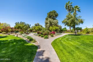 Photo #5: 6383948 Listing