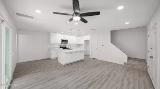 Photo #5: 6384037 Listing