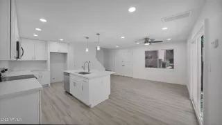 Photo #6: 6384037 Listing