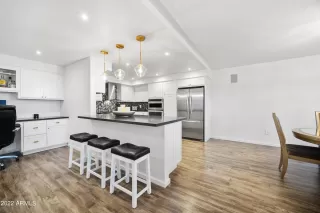 Photo #2: 6384093 Listing