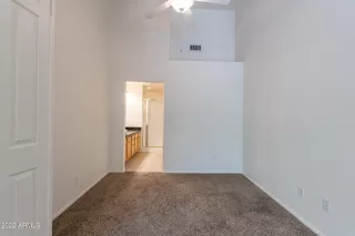 Photo #5: 6384219 Listing