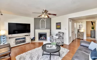 Photo #5: 6384314 Listing 