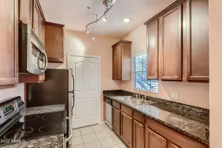 Photo #5: 6384356 Listing