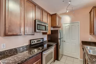 Photo #6: 6384356 Listing
