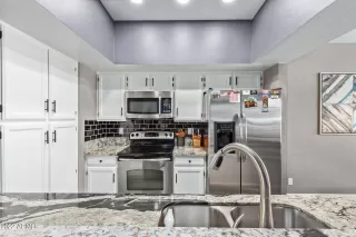 Photo #5: 6384477 Listing 