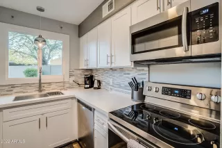 Photo #2: 6384767 Listing 