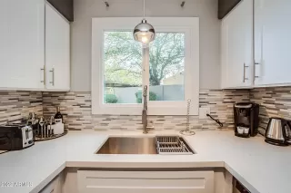 Photo #4: 6384767 Listing 