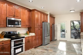 Photo #4: 6384834 Listing