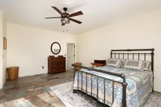 Photo #6: 6384834 Listing