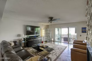 Photo #3: 6384889 Listing 