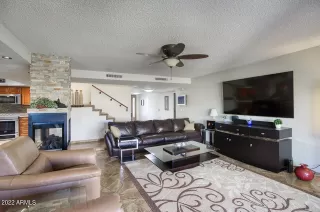 Photo #5: 6384889 Listing 