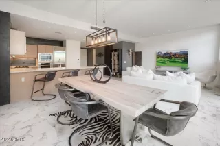 Photo #6: 6384908 Listing 