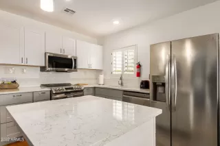 Photo #4: 6384946 Listing