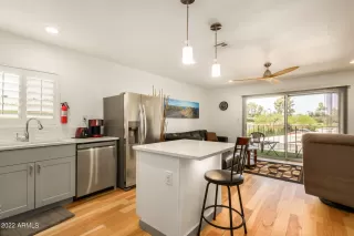 Photo #5: 6384946 Listing