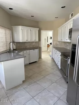 Photo #4: 6385128 Listing