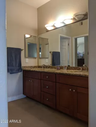 Photo #4: 6385240 Listing