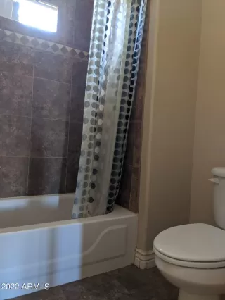 Photo #5: 6385240 Listing