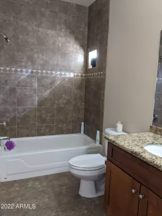 Photo #6: 6385240 Listing