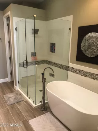 Photo #6: 6385260 Listing